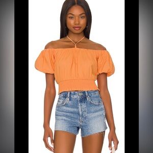 ASTR The Label Aldrin Puff Sleeve Smocked Crop Top in Melon Orange Size Medium